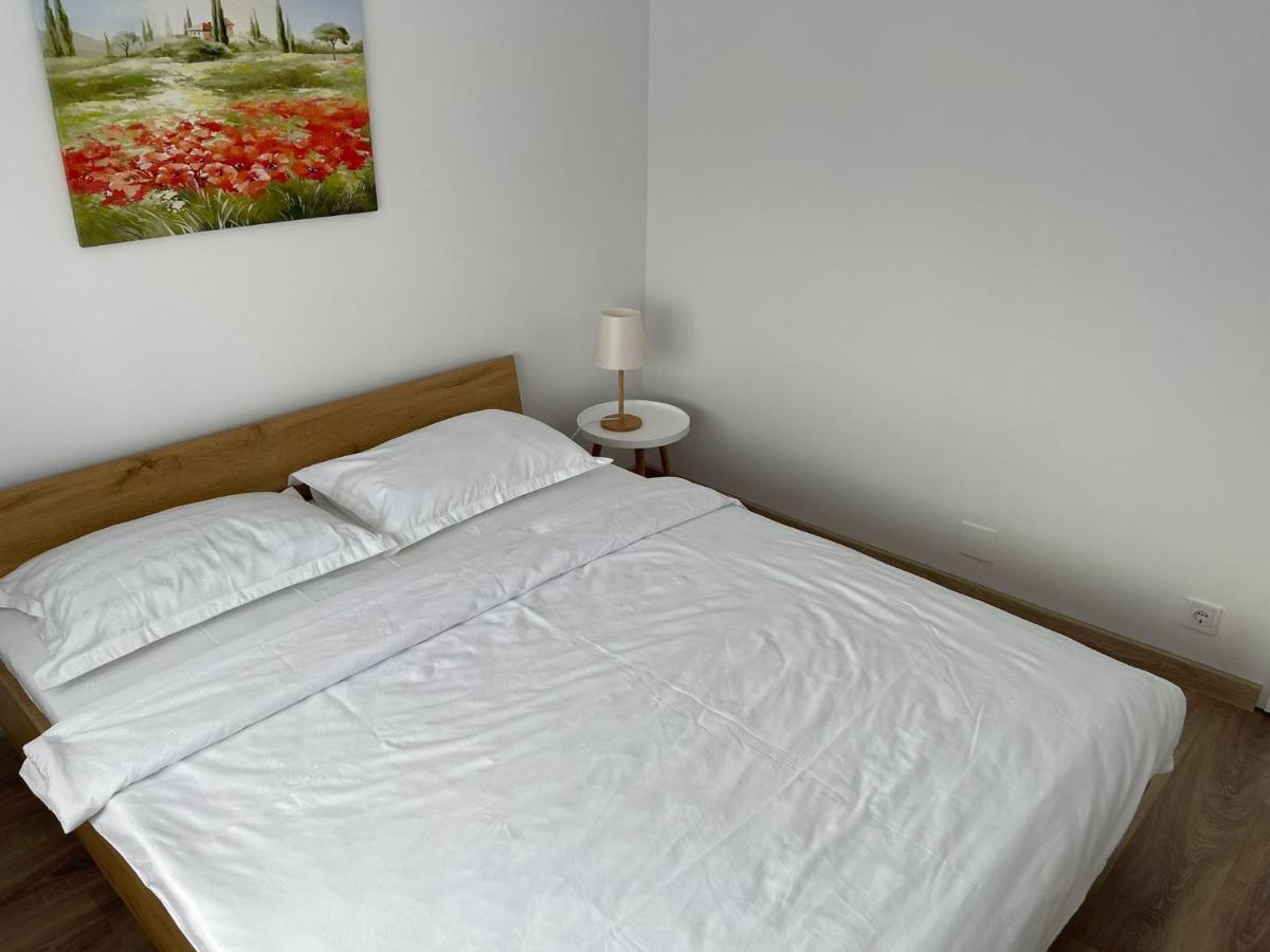 Angels Apartment 2 Oradea Exterior photo